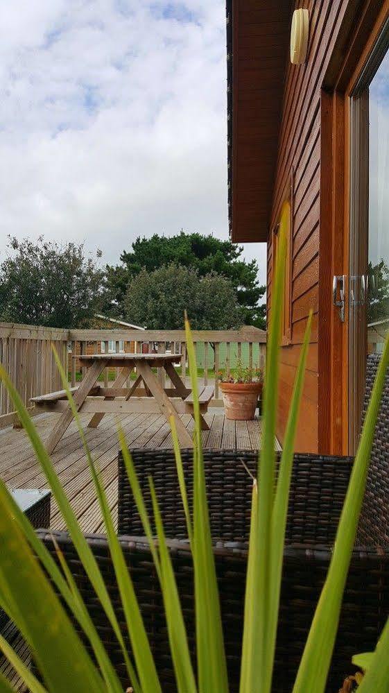 Atlantic Bays Holiday Park Padstow Esterno foto