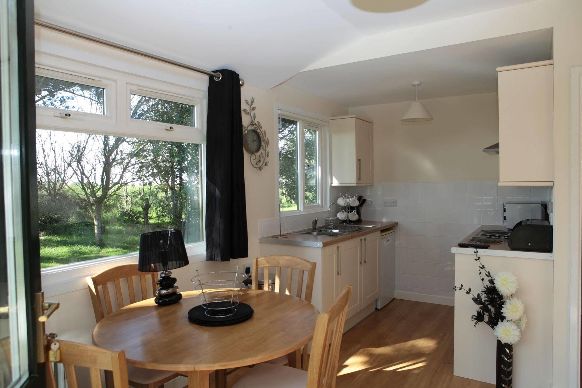 Atlantic Bays Holiday Park Padstow Esterno foto